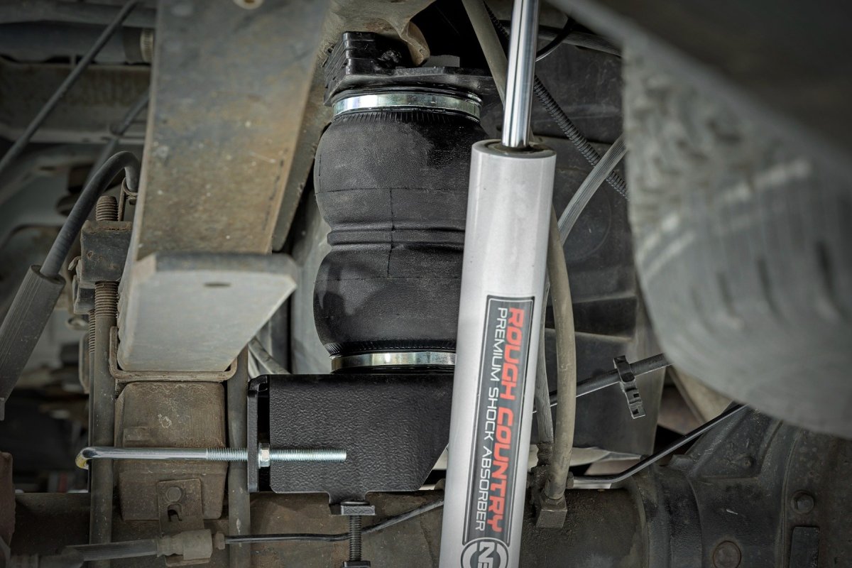 Ford F-250 Super Duty Air Spring Kit - Rear - Rough Country - w/compressor | Wireless Controller | 3-6